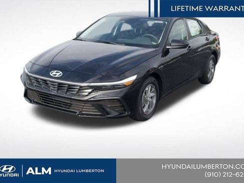 New 2026 Hyundai Elantra SE FWD image 1