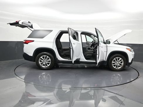 Used 2021 Chevrolet Traverse LS FWD image 33
