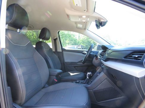 Used 2023 Volkswagen Taos SE AWD/4WD image 13