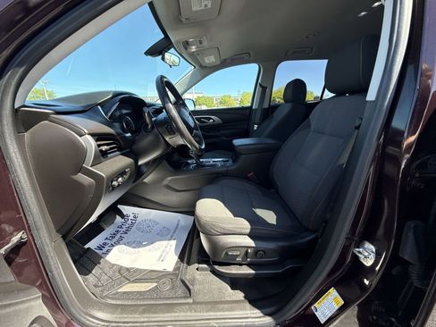 Used 2018 Chevrolet Traverse LT w/ LPO, Floor Liner Package AWD/4WD image 11