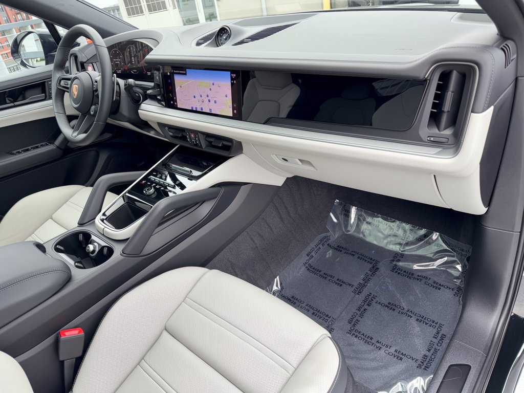Certified 2026 Porsche Cayenne E-Hybrid Coupe AWD/4WD image 31