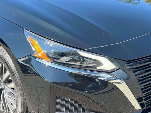 Used 2023 Nissan Altima 2.5 SV AWD/4WD image 8