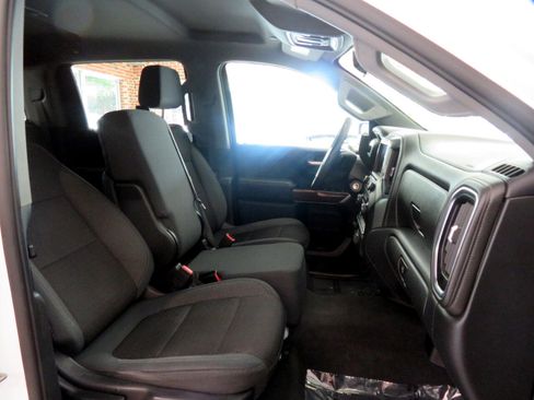 Used 2019 Chevrolet Silverado 1500 LT w/ Z71 Off-Road Package image 25