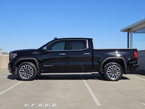 Used 2024 GMC Sierra 1500 Denali Ultimate image 2