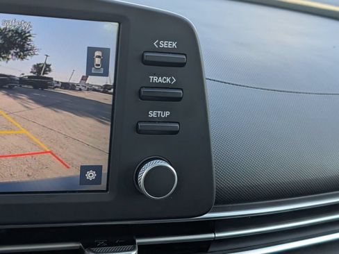 Used 2021 Hyundai Elantra SEL FWD image 15