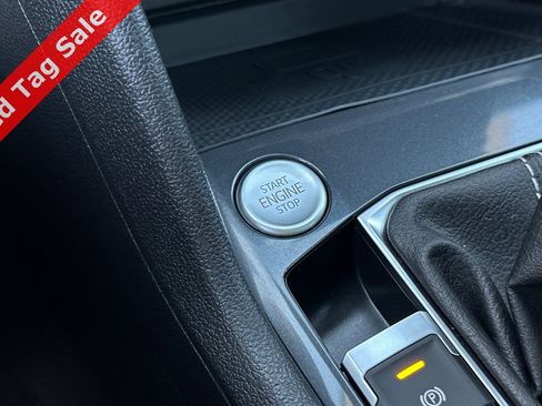 Certified 2022 Volkswagen Tiguan SE w/ Panoramic Sunroof Package image 23