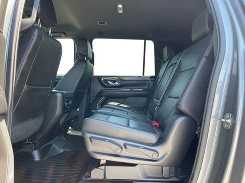 Used 2021 Chevrolet Suburban LT AWD/4WD image 17