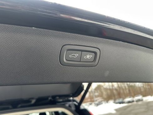 Certified 2025 Volvo XC90 B5 Plus image 37