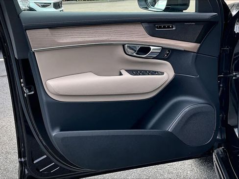New 2026 Volvo XC90 B6 Plus w/ Protection Package Premier image 11