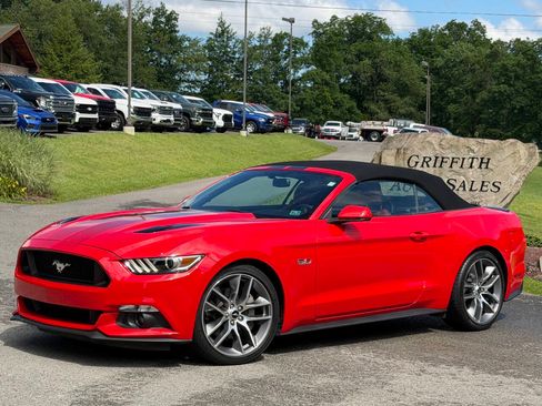 Used 2017 Ford Mustang GT Premium w/ Equipment Group 401A RWD image 4