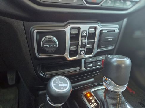 Used 2022 Jeep Gladiator Overland AWD/4WD image 26