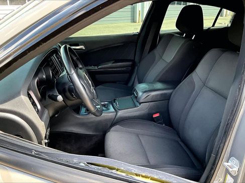 Used 2017 Dodge Charger SXT w/ Blacktop Package image 8