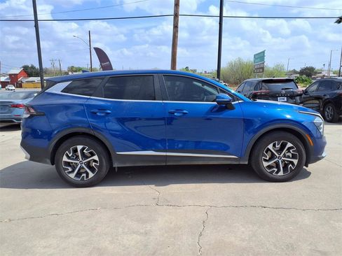 Used 2025 Kia Sportage EX image 8