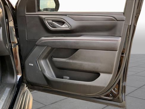 Used 2022 Chevrolet Suburban RST w/ Luxury Package AWD/4WD image 22