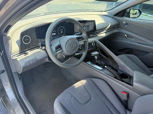 Used 2024 Hyundai Elantra SEL FWD image 14
