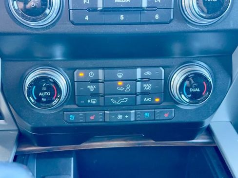 Used 2020 Ford F150 Lariat w/ Equipment Group 502A Luxury AWD/4WD image 24