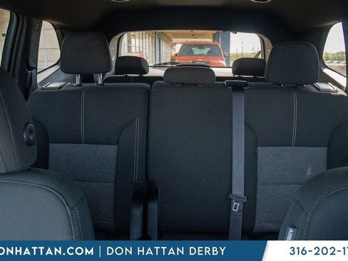 Used 2025 GMC Acadia Elevation image 11