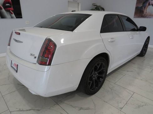 Used 2014 Chrysler 300 S RWD image 3
