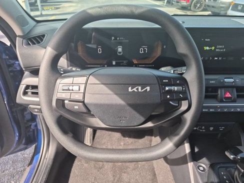 Used 2025 Kia K4 FWD image 22