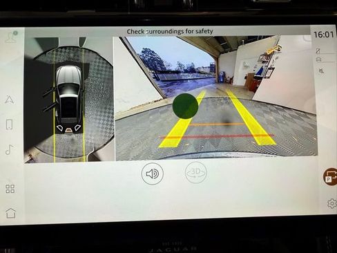 Used 2025 Jaguar F-PACE R-Dynamic S image 19