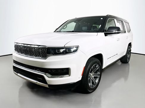 Used 2023 Jeep Grand Wagoneer 4WD image 3