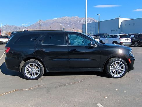 Used 2023 Dodge Durango GT image 2