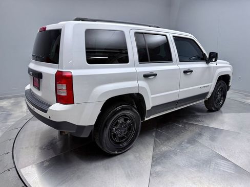 Used 2016 Jeep Patriot Sport image 5