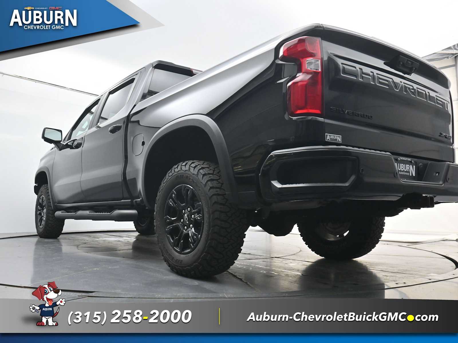 Used 2024 Chevrolet Silverado 1500 ZR2 w/ Technology Package AWD/4WD image 24