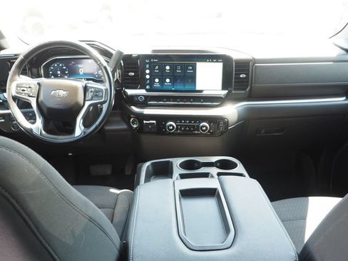 Used 2022 Chevrolet Silverado 1500 RST AWD/4WD image 17