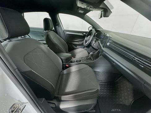 Used 2025 Volkswagen Jetta Sport image 30