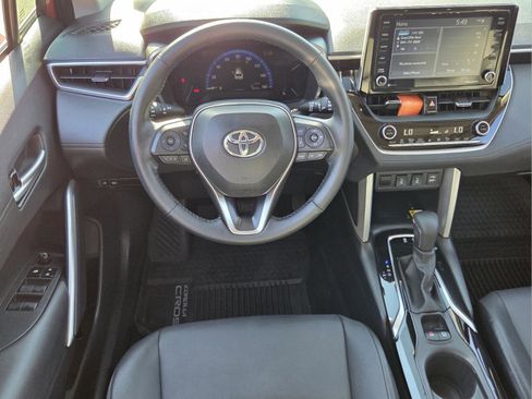 Certified 2022 Toyota Corolla Cross XLE w/ Convenience Package AWD/4WD image 28