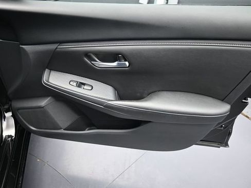 Used 2025 Nissan Sentra SV image 31