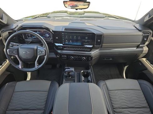 Used 2024 Chevrolet Silverado 1500 ZR2 w/ Technology Package image 9
