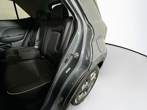 Used 2023 Hyundai Venue Limited w/ Cargo Package FWD image 26