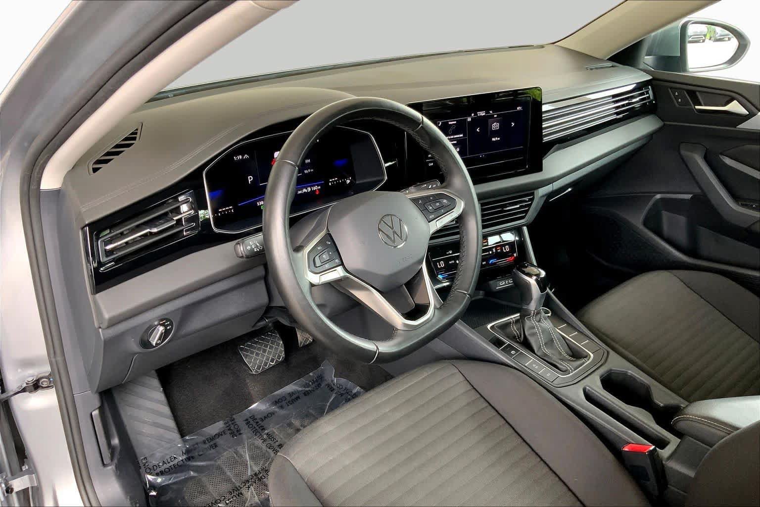 Used 2025 Volkswagen Jetta S FWD image 16