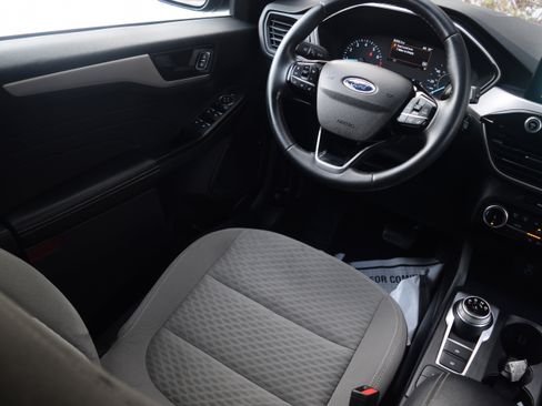 Certified 2022 Ford Escape SE w/ Convenience Package image 2