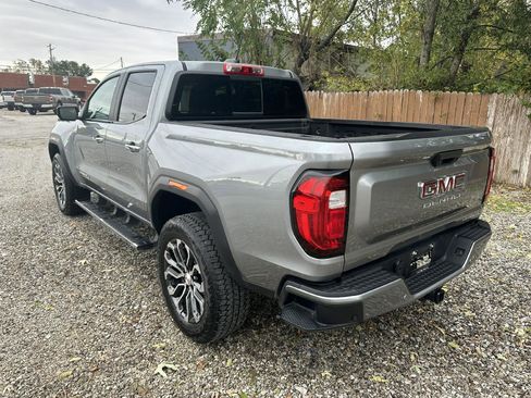 Used 2024 GMC Canyon Denali image 3