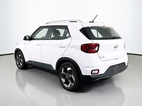 Used 2023 Hyundai Venue SEL w/ Cargo Package FWD image 4