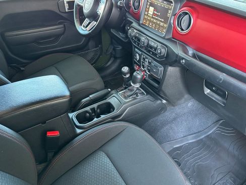 Used 2022 Jeep Gladiator Rubicon w/ Trailer Tow Package AWD/4WD image 16