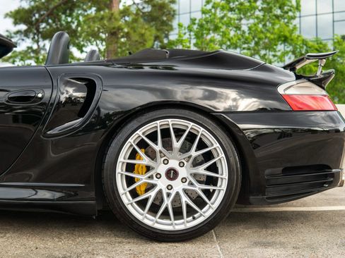 Used 2005 Porsche 911 Turbo AWD/4WD image 31