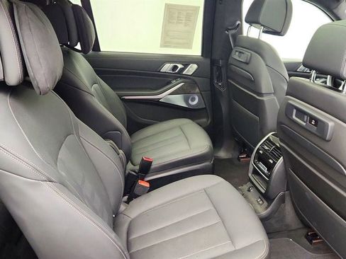 Used 2022 BMW X7 M50i w/ Executive Package image 22