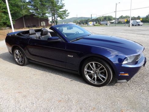 Used 2011 Ford Mustang GT Premium w/ Electronics Pkg RWD image 13