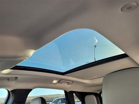 New 2025 Ford Escape SE w/ PHEV Premium Package image 8