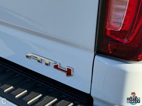 Used 2025 GMC Sierra 1500 AT4 w/ Technology Package AWD/4WD image 11