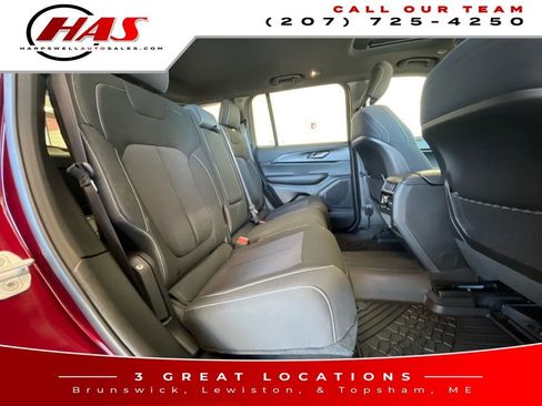 Used 2025 Jeep Grand Cherokee Laredo X w/ Trailer Tow Package image 12