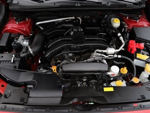 Used 2024 Subaru Crosstrek 2.0i Premium image 3