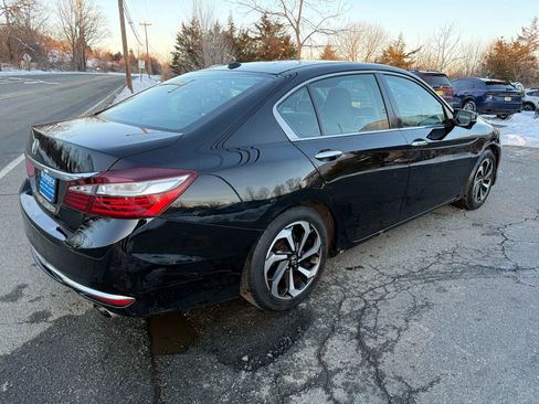 Used 2017 Honda Accord EX image 7