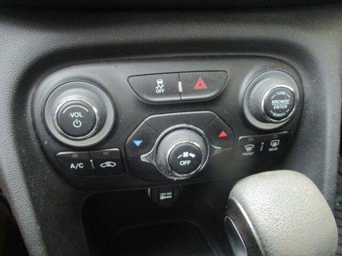 Used 2014 Dodge Dart SXT FWD image 29