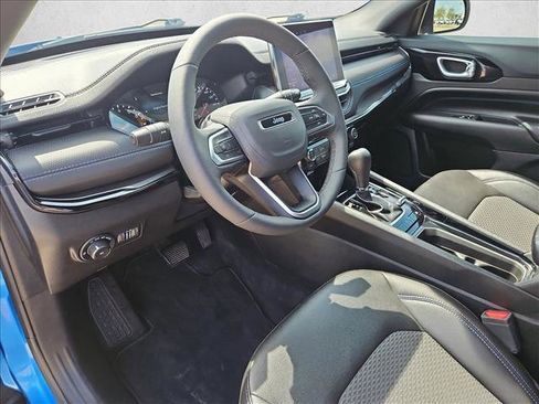 Used 2025 Jeep Compass Latitude w/ Altitude Special Edition AWD/4WD image 10