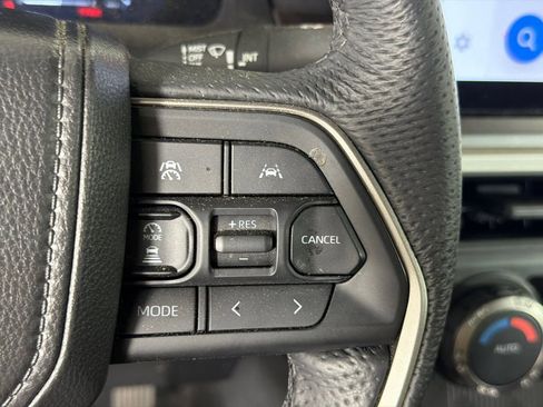 Used 2025 Toyota Tacoma TRD Off-Road image 25